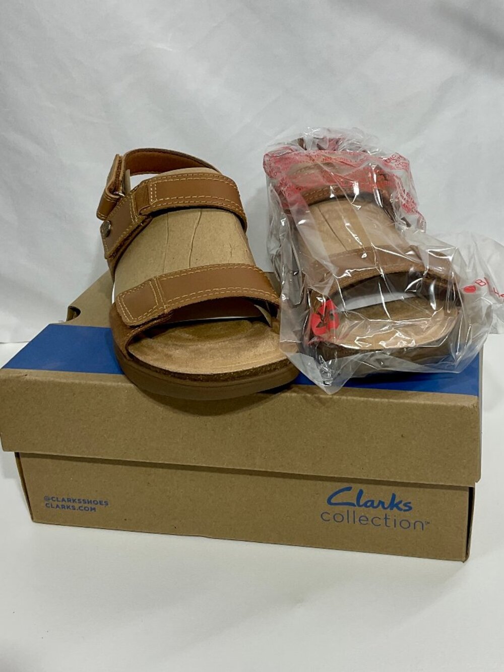 NWT Clarks 9M April Clover Tan Open Toe Sandals 26181549